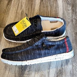 Men’s Hey Dude shoes size 10